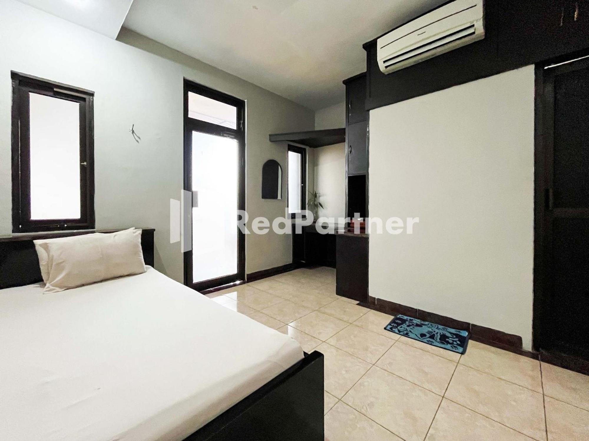 Griya Borobudur Malang Syariah Redpartner Blimbing  Exterior photo
